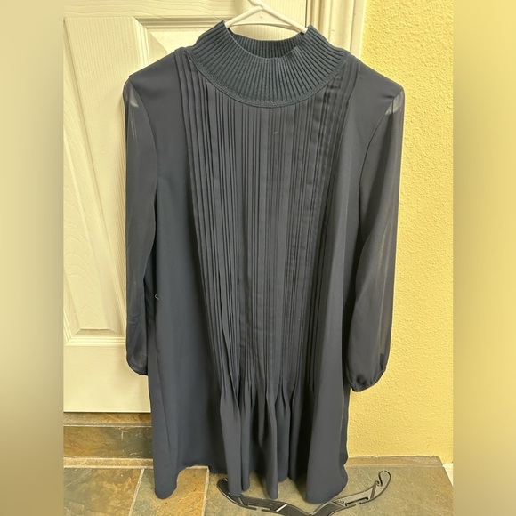 Club Monaco Dresses & Skirts - Club Monaco mini dress- size 10